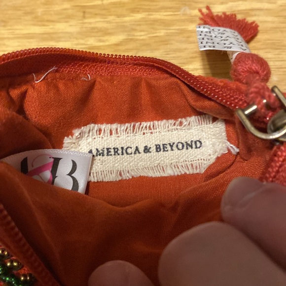 America & Beyond small bag - Picture 3 of 5